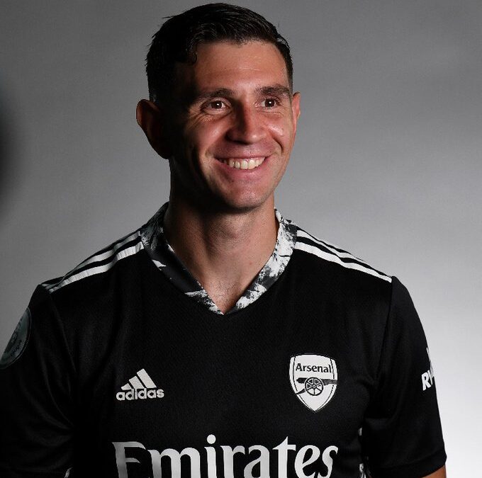 Aston Villa Signs Arsenal Goalkeeper