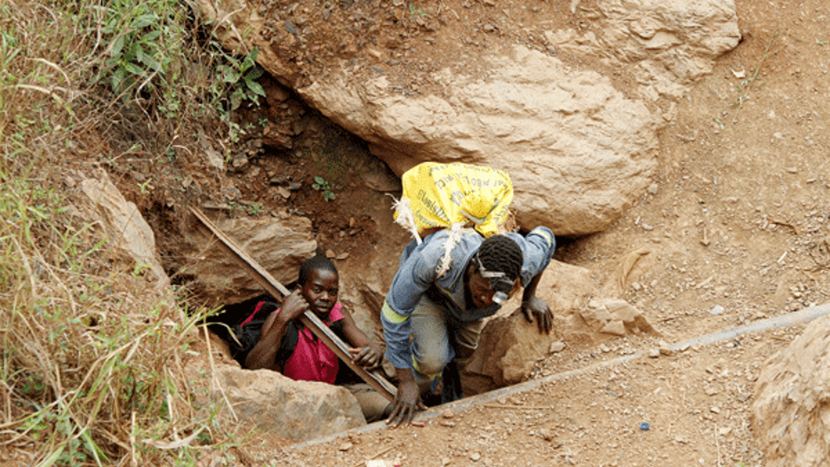 Efforts to Rescue Trapped Bindura Miners Hit a Hard Rock