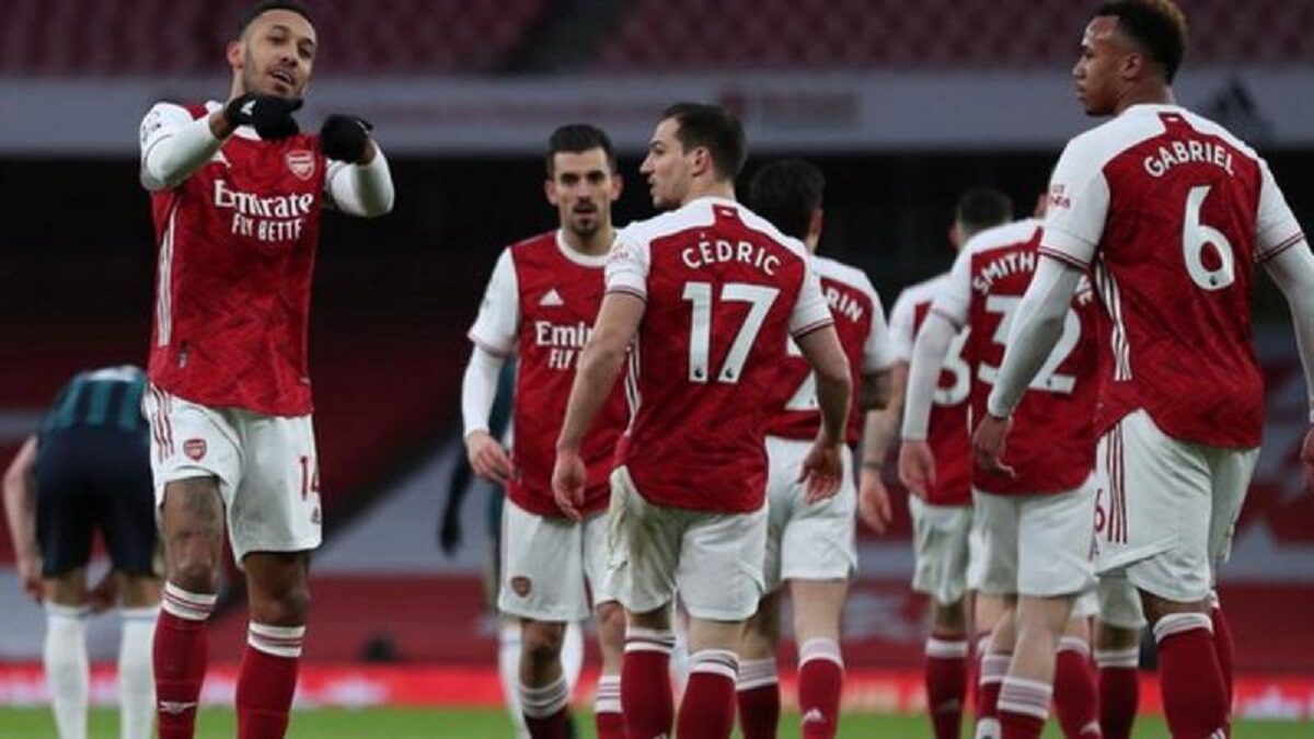 Shacky Arsenal Cruise Past Sloppy Leeds as Man United Settle for a Draw