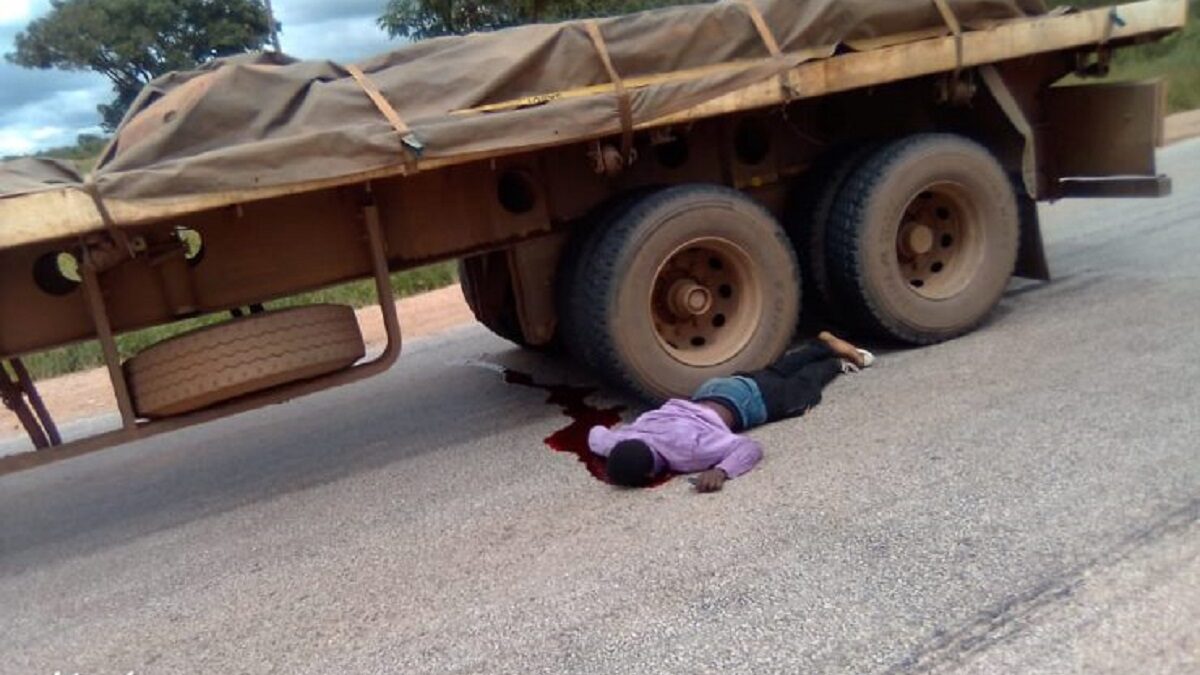 Tragedy as Man Throws Himself Under a Moving Truck